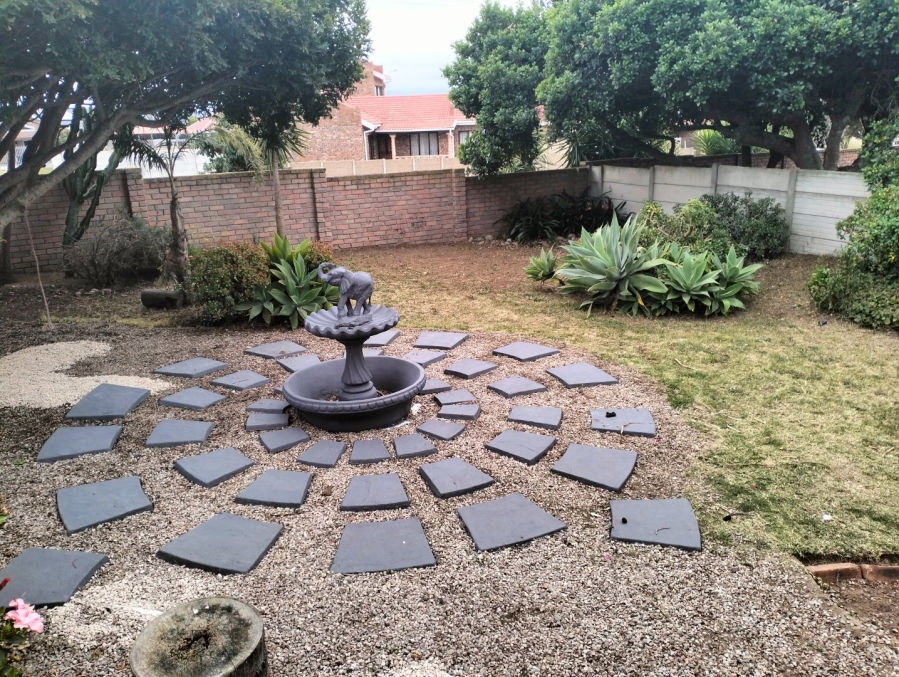 To Let 3 Bedroom Property for Rent in Fraaiuitsig Western Cape